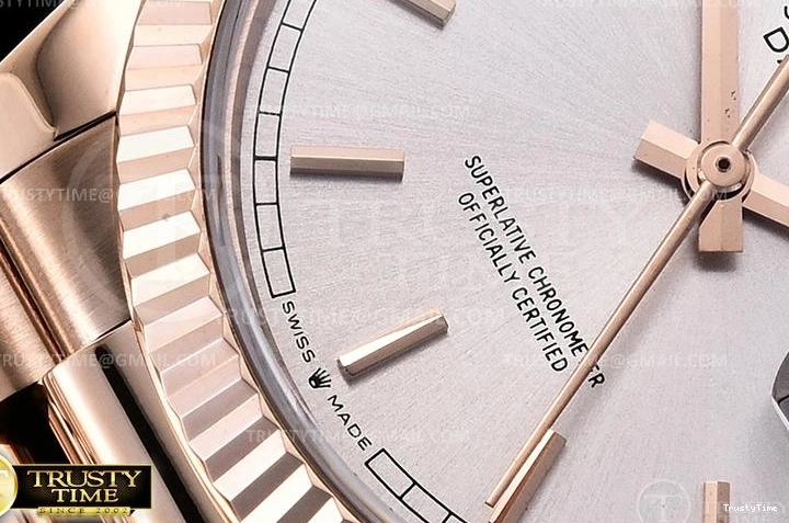 1028 RDD0219E – DayDate 36mm RelaxedFit 695